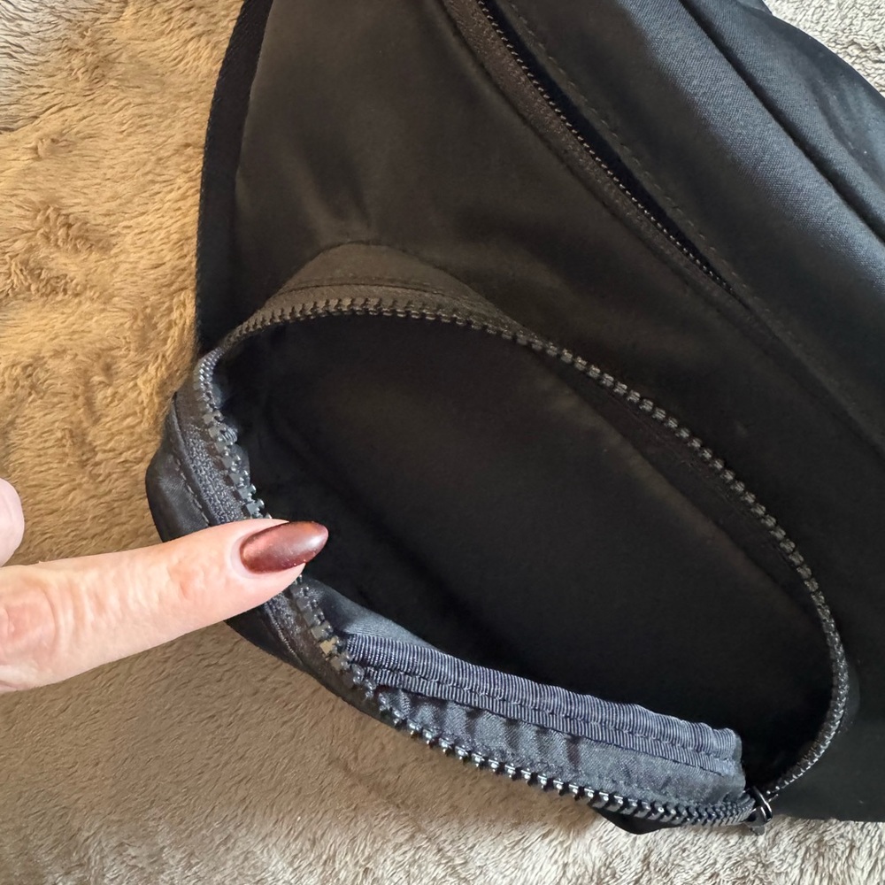lululemon athletica Black Belt Bag - Picture 5 of 6